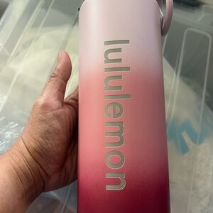 New Lululemon back to life sports water bottle pink